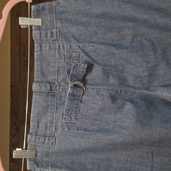 Lux Wide Leg Jeans with White Button Detail & Adjustable Loop - Picture 7 of 7